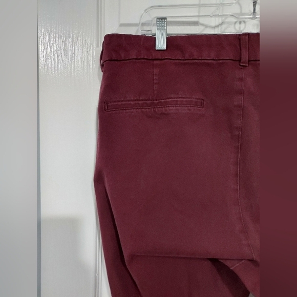 Old Navy Wine High-Rise Pixie Secret-Smooth Pockets Pant in Size 18 - Picture 6 of 11